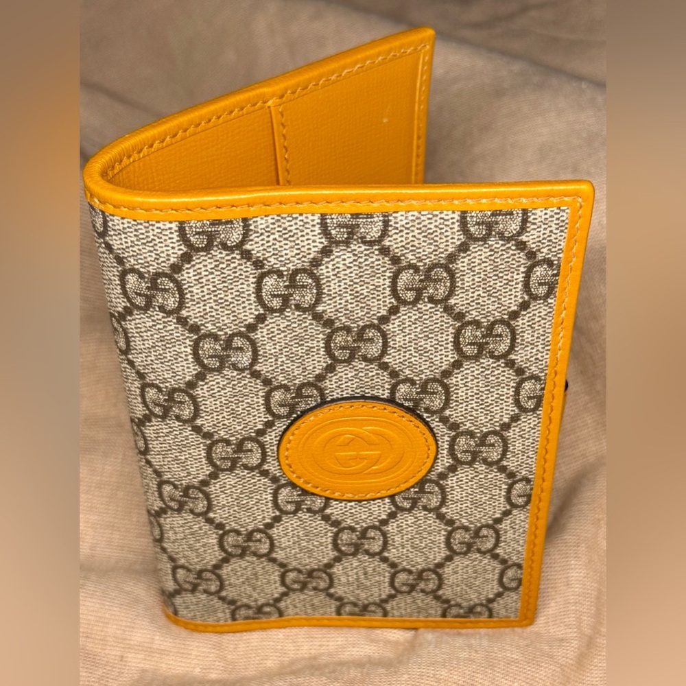 Gucci GG Canvas Passport Holder – Yellow Leather Interior – Unused